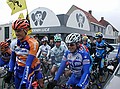 Driedaagse West-Vlaanderen - 7 maart 2004<br />2e etappe: Omloop der Vlaamse Ardennen - Ichtegem<br />Servais en Roy Sentjens vlak voor de start<br />Foto: Marc Stragier