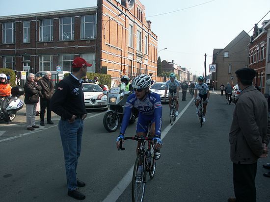 Brabantse Pijl<br />28 maart 2004<br />De start in Zaventem<br />Foto: Kim Craeninckx