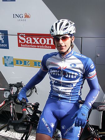 Dwars door Vlaanderen<br />24 maart 2004<br />Servais bij de start in Kortrijk<br />Foto: Kim Craeninckx