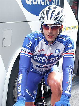 Dwars door Vlaanderen<br />24 maart 2004<br />Servais bij de start in Kortrijk<br />Foto: Kim Craeninckx