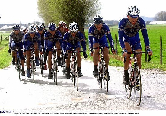 Gent - Wevelgem<br />7 april 2004<br />CRETSKENS Wilfried, BODROGI Laszlo, KNAVEN Servais, MUSEEUW Johan, BOONEN Tom<br />Foto: Tim de Waele - ISO SPORT