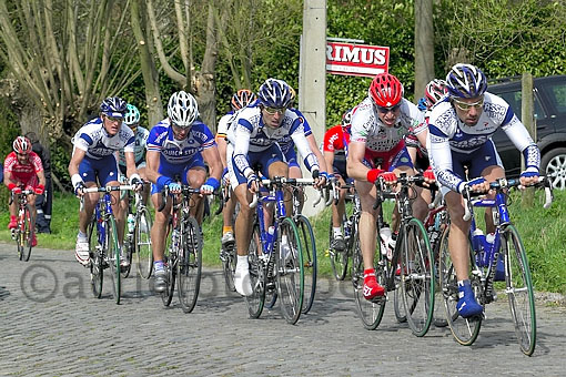 04-04-2004<br />Ronde van Vlaanderen<br />Servais in de achtervolgende kopgroep<br />Foto: L. Claessen - actiefotos.be