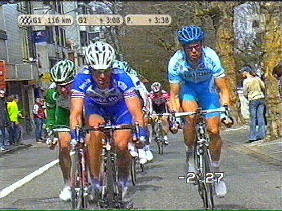 04-04-2004<br />Ronde van Vlaanderen<br />Screenshot: CANVAS