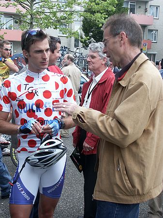 Ster Elektrotoer 2004<br />3e etappe Valkenburg - Valkenburg<br /><br />Servais en Egbert Koersen bij de start