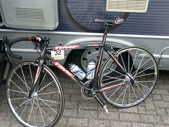 Ster Elektrotoer 2004<br />3e etappe Valkenburg - Valkenburg<br /><br />De nieuwe TOUR DE FRANCE fiets van Servais