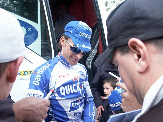 Tour de France<br />4 juli 2004<br /><br />Servais voor de start van de 1e etappe