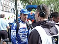 Tour de France<br />3 juli 2004<br />De Proloog - Luik<br /><br />Daarna is het de beurt aan Sebastiaan Timmerman van NOS Radio Tour de France.  En weer mag Servais zijn verhaal doen.