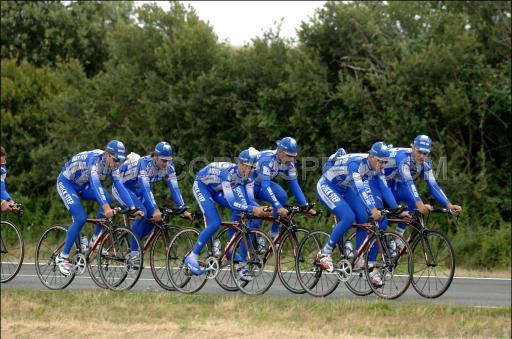 Tour de France<br />vrijdag 1 juli 2005<br />De Quick-Step ploeg tijdens de verkenning van het parcours van de proloog