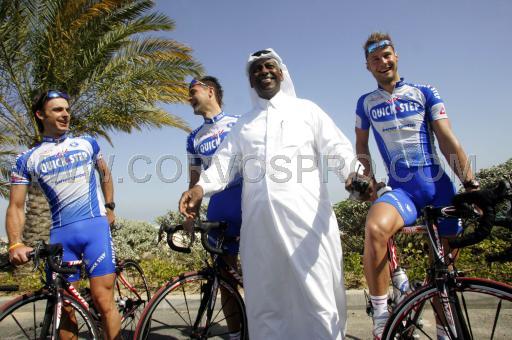GP Doha International<br />29 januari 2005<br />Servais, Kevin en Tom met een SUPPORTER!<br /><br />FOTO: COR VOS