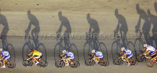 Ronde van Qatar<br />donderdag 3 februari 2005<br />4e etappe: Al Zubarah > Doha Landmark<br /><br />FOTO: COR VOS