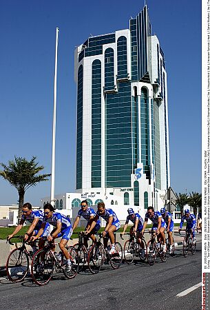 Ronde van Qatar <br />27 & 28 januari 2005<br />Training<br /><br />FOTO: TIM DE WAELE