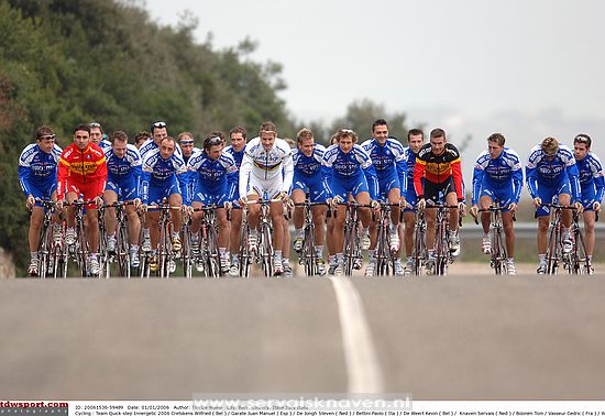 Cycling : Team Quick-Step Innergetic 2006CRETSKENS Wilfried ( Bel ) / GARATE Juan Manuel ( Esp ) / DE JONGH Steven ( Ned ) / BETTINI Paolo ( Ita ) / DE WEERT Kevin ( Bel ) /  KNAVEN Servais ( Ned ) / BOONEN Tom / VASSEUR Cedric ( Fra ) / WEYLANDT Wouter ( Bel ) / POZZATO Filippo ( Ita ) / HULSMANS Kevin ( Bel ) / BAGUET Serge ( Bel ) / SCARSELLI Leonardo ( Ita ) /  TOSATTO Matteo ( Ita ) / TRENTI Guido ( Ita ) / VERHEYEN Geert ( Bel ) / BRAMATI Davide ( Ita ) / TANKINK Bram ( Ned )Equipe / Ploeg / QSI