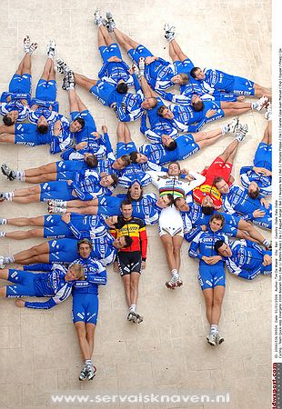 Cycling : Team Quick-Step Innergetic 2006BOONEN Tom ( Bel ) / BETTINI Paolo ( Ita ) / BAGUET Serge ( Bel ) / NUYENS Nick ( Bel ) / POZZATO Filippo ( Ita ) / GARATE CEPA Juan Manuel ( Esp )Equipe / Ploeg / QSI