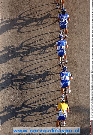 Cycling : Tour Qatar 2006 / Stage 4BOONEN Tom ( Bel ) Yellow Jersey / DE JONGH Steven ( Ned ) / CRETSKENS Wilfried ( Bel ) / KNAVEN Servais ( Ned )  / Illustratie / Peleton Peloton / Landscape Paysage Landschap Sky Ciel Lucht Shadow Hombre Schaduw Al Zubarah - Qatar Olympic Committee ( 144 km )Etape Rit