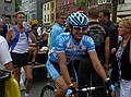 NK wielrennen<br />28 juni 2009<br /><br />" veel volk aan de start, ook joggers ! "<br /><br />foto: V� en Mie